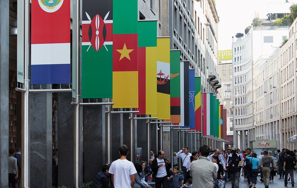 expo 2015 boulevard bandiere